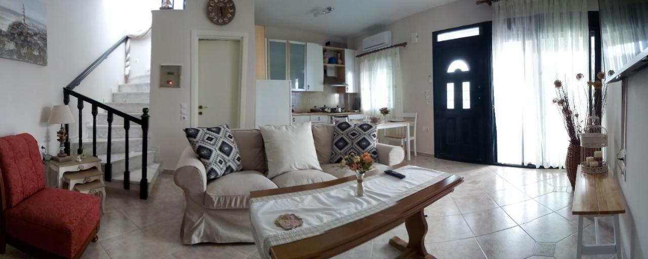 Cute Maisonette No2 On Coastal Sidewalk Nikiti  Exterior foto