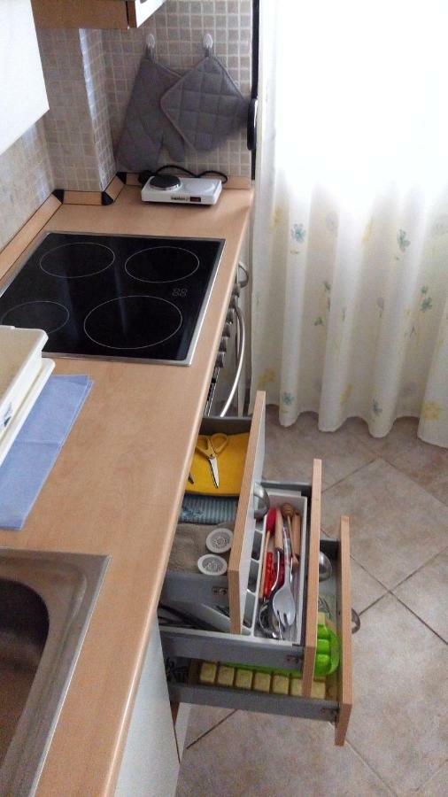 Cute Maisonette No2 On Coastal Sidewalk Nikiti  Exterior foto
