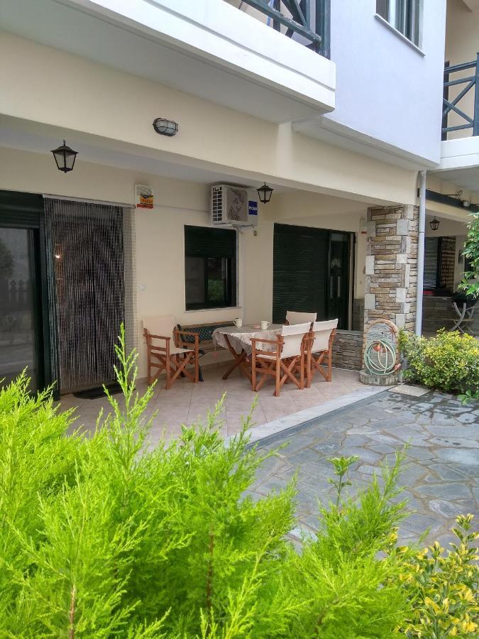 Cute Maisonette No2 On Coastal Sidewalk Nikiti  Exterior foto